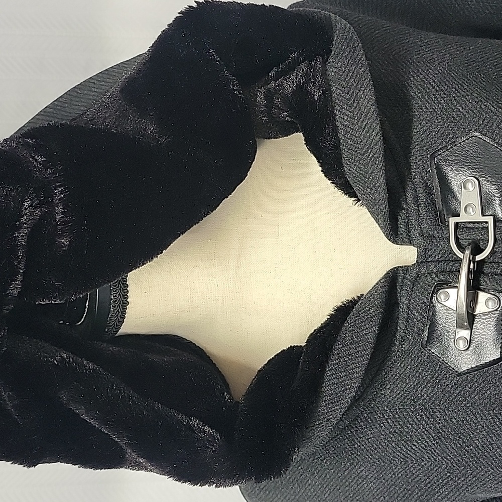 Infamous Hooded Jacket - Picture 3 of 12